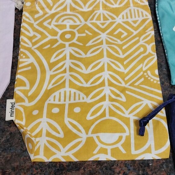 5 Assorted Storage Bags by Famous Designers - Picture 3 of 7